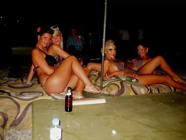 休日にはもっと淫乱に。
 #38596962