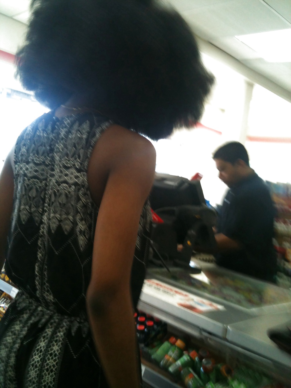Sexy Femmes Noires Avec Grand Cheveux énormes Afro #32747013