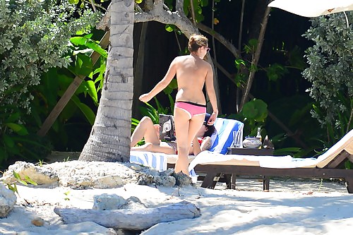 Kate Moss Sonnt Oben Ohne Im Urlaub In Jamaika #24653250