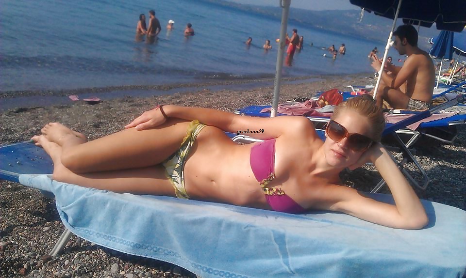 水着を着たギリシャの30歳の女性
 #29362342
