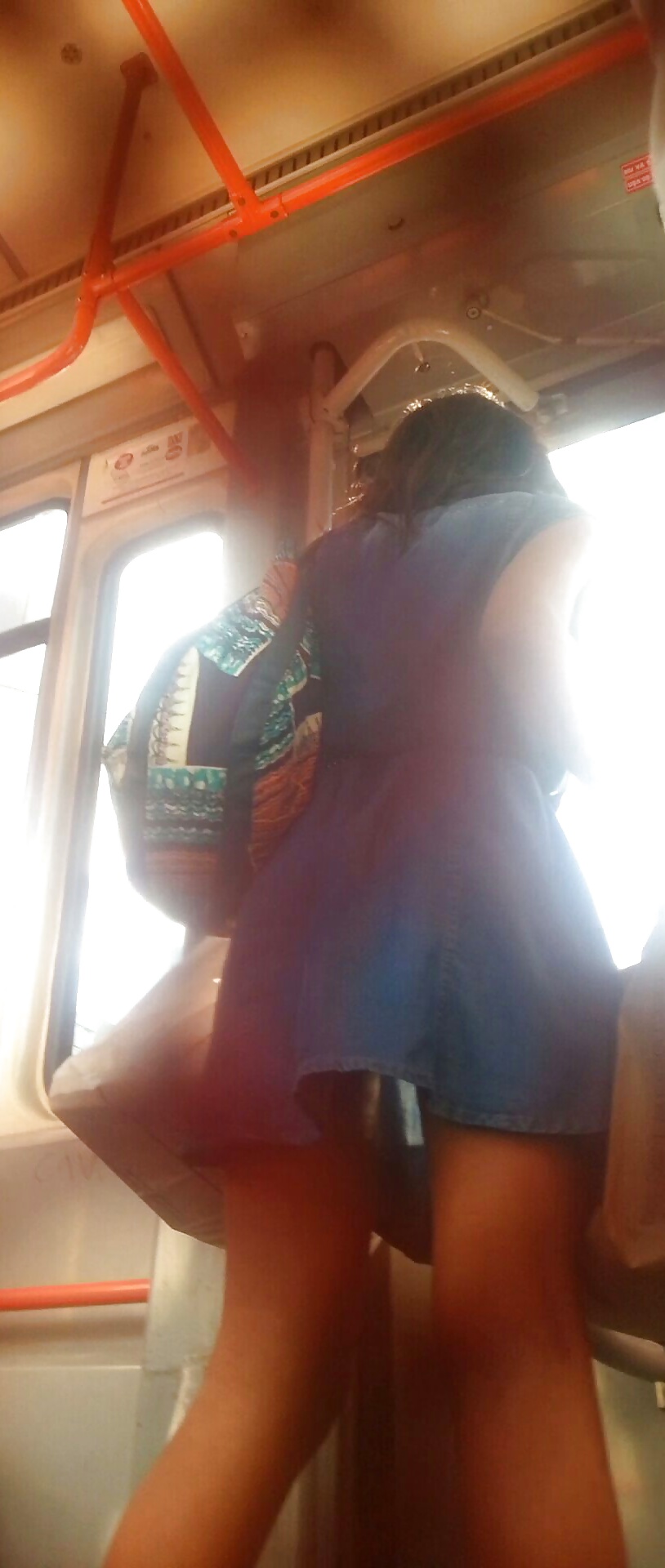 Spia vecchia + giovane in tram e bus rumeno
 #33500709
