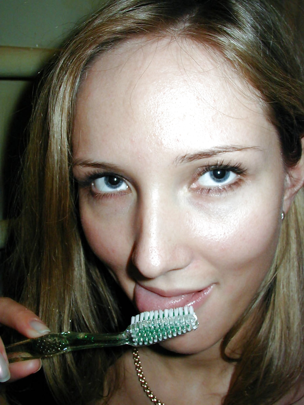 歯ブラシガール
 #29910080