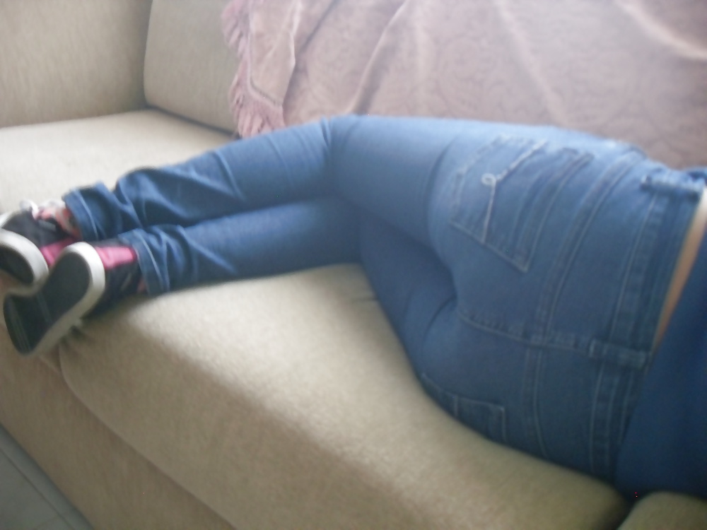 Ximena dormida manoseada - palpeggiamento del culo
 #28094467