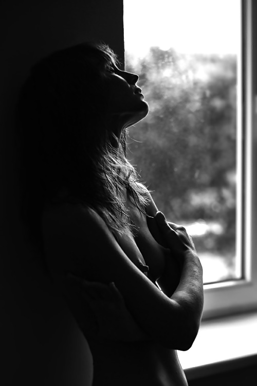 Una mujer.... 
 #33632484