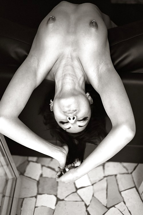 Una mujer.... 
 #33632508