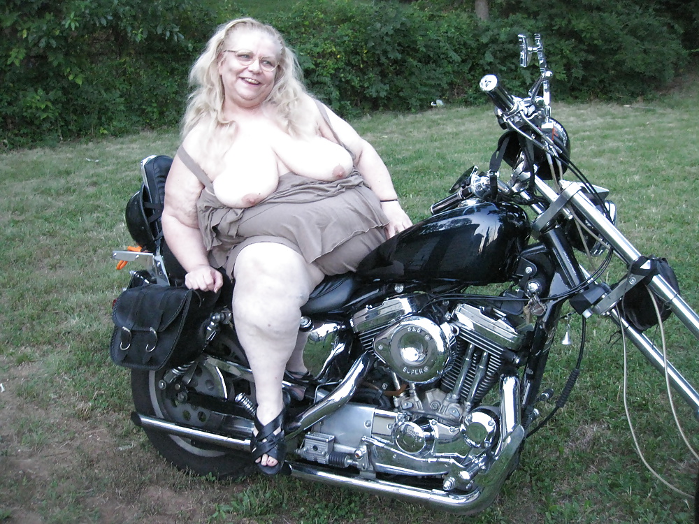 A good frend let me do pics on his bike in my new back yard2 #29189775