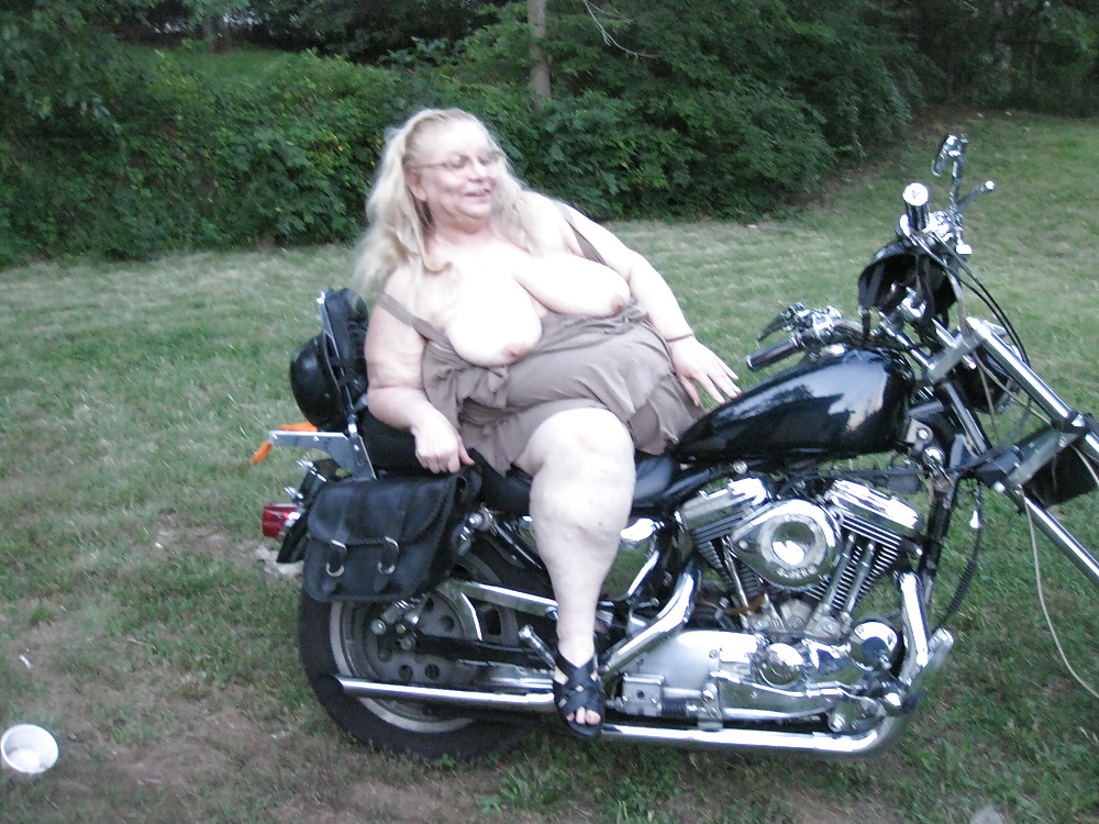 Eine Gute Frend Lassen Sie Mich In Meinem Neuen Zurück Yard2 Bilder Auf Seinem Fahrrad Zu Tun #29189789