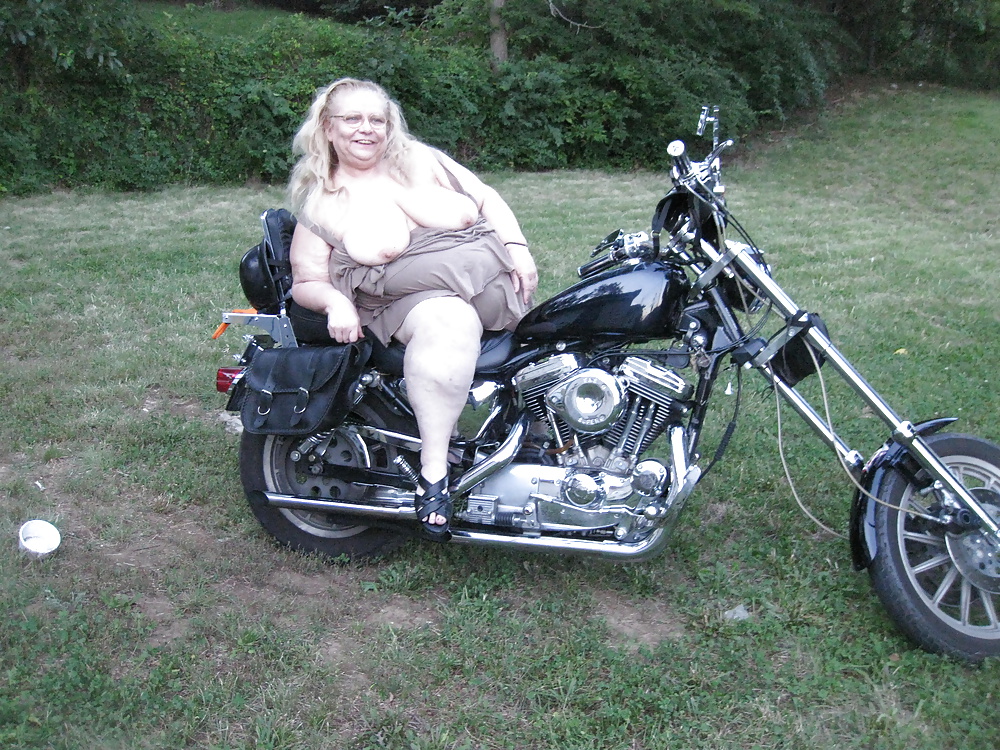 Eine Gute Frend Lassen Sie Mich In Meinem Neuen Zurück Yard2 Bilder Auf Seinem Fahrrad Zu Tun #29189795