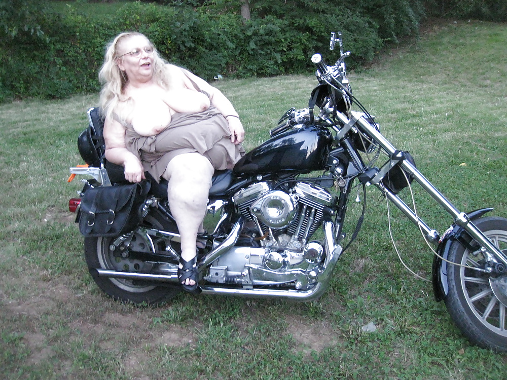 Eine Gute Frend Lassen Sie Mich In Meinem Neuen Zurück Yard2 Bilder Auf Seinem Fahrrad Zu Tun #29189812
