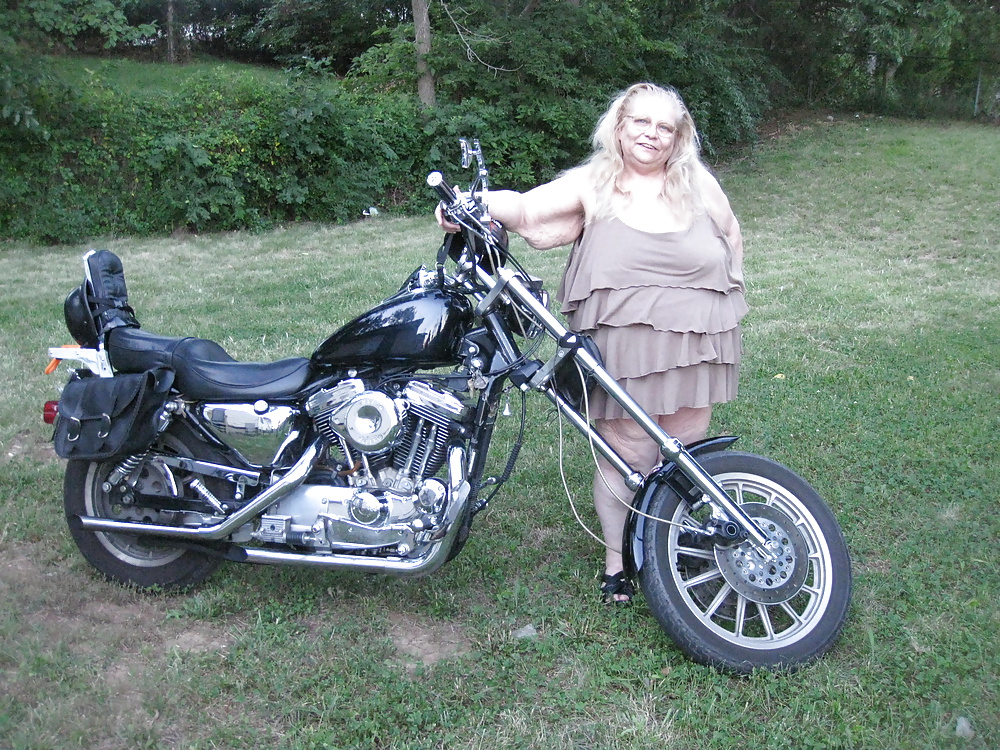A good frend let me do pics on his bike in my new back yard2 #29189839
