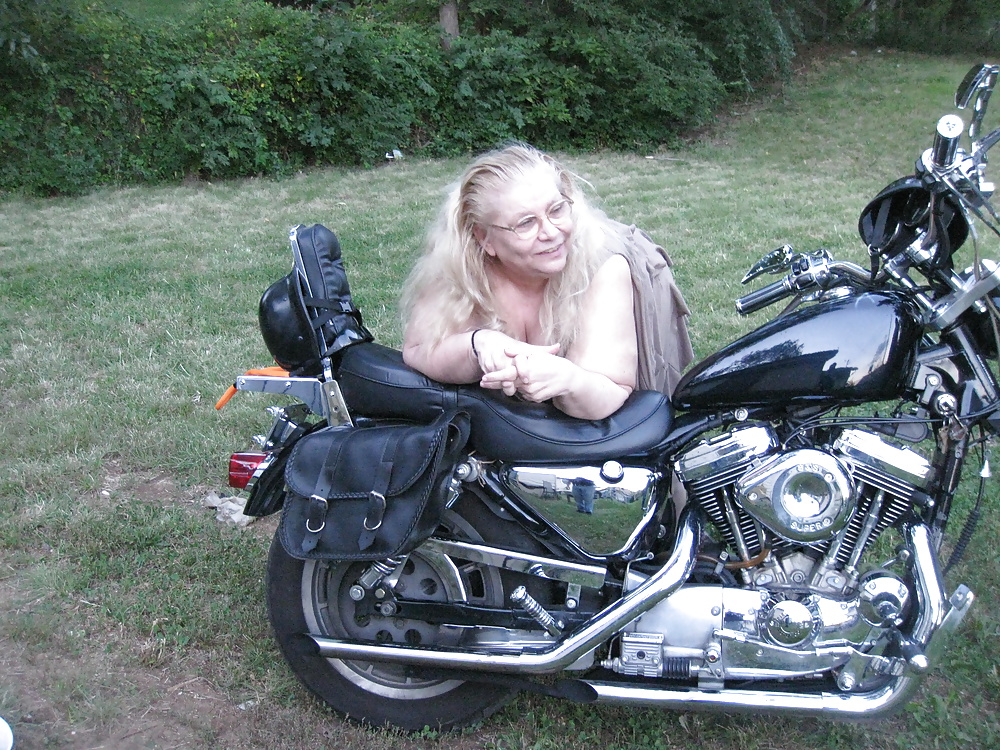 Eine Gute Frend Lassen Sie Mich In Meinem Neuen Zurück Yard2 Bilder Auf Seinem Fahrrad Zu Tun #29189852