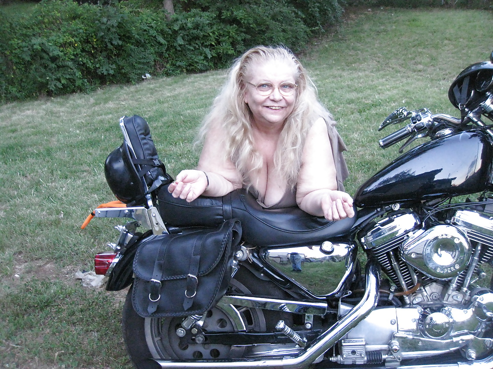 A good frend let me do pics on his bike in my new back yard2 #29189888