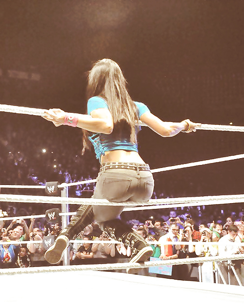 Aj lee
 #25627358