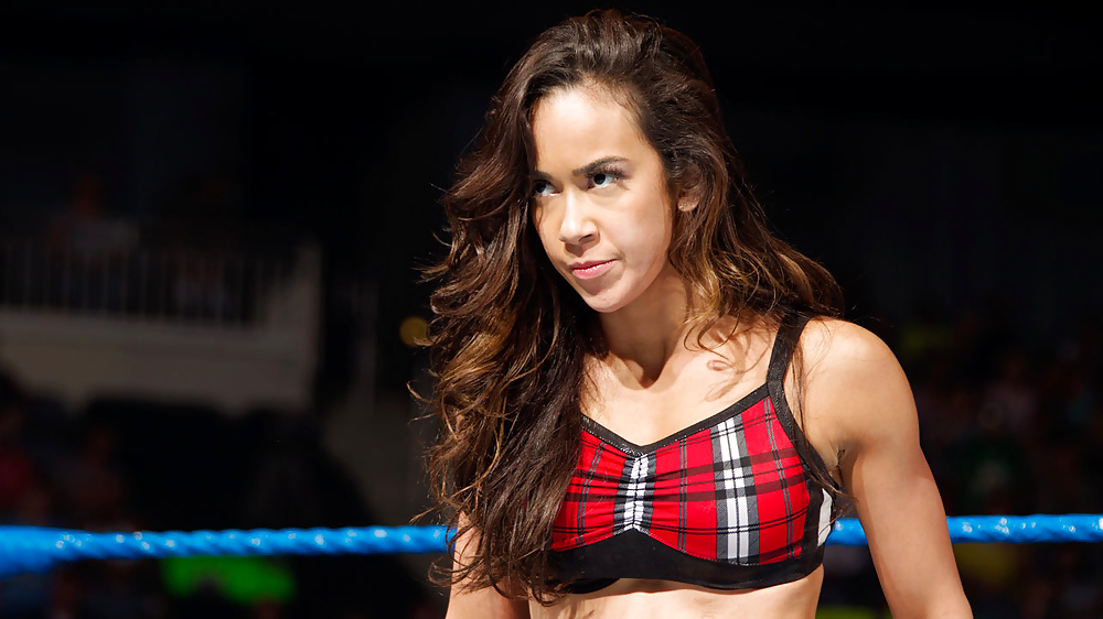 Aj lee
 #25627987