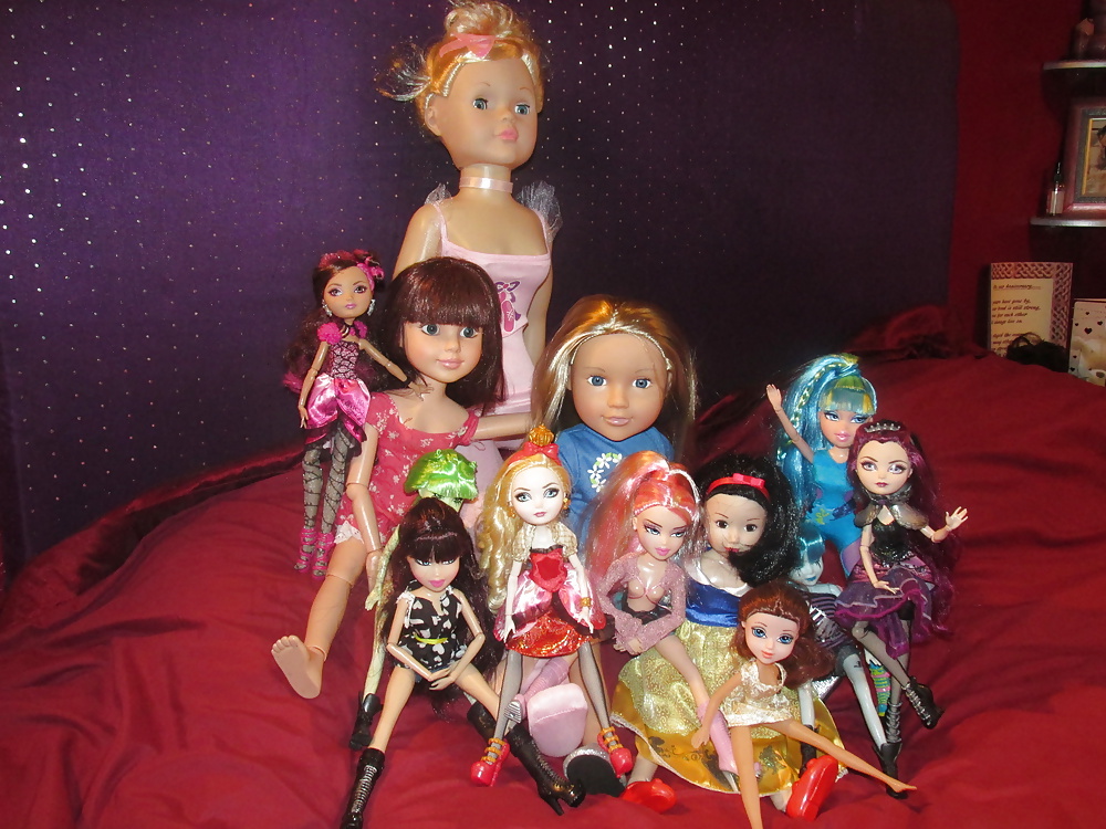 Mi colección de dollys está creciendo.
 #28337494