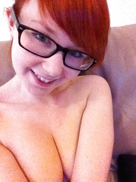 Rosso ragazza webcam testa
 #40104370