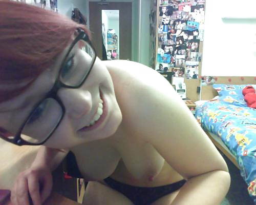 Rosso ragazza webcam testa
 #40104477