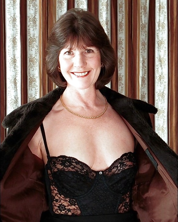 Classy Mature Lady in Fine Lingery #30896642