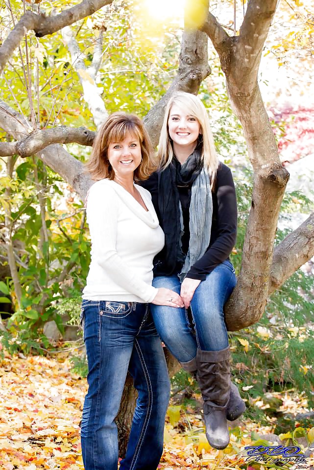 Mom and not daughter #30864589