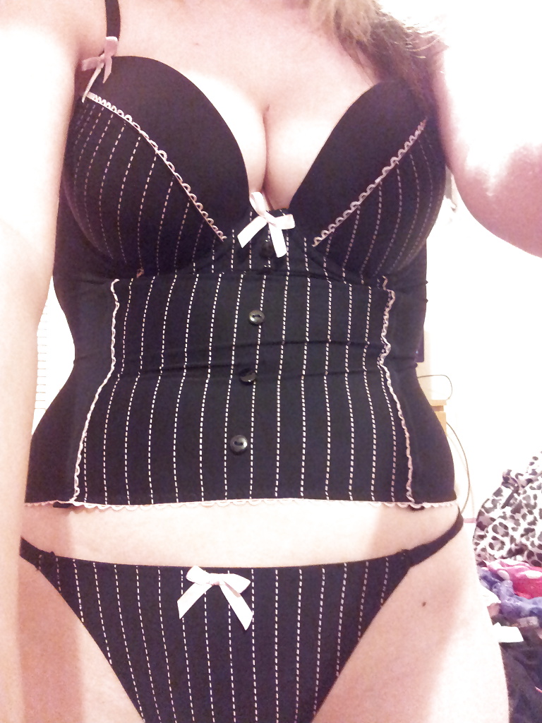 Celular hottie 
 #31197787