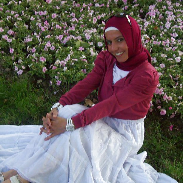 Die Schnittstelle Turbanli Türkisch Hijab Indische Sitzen #30542402