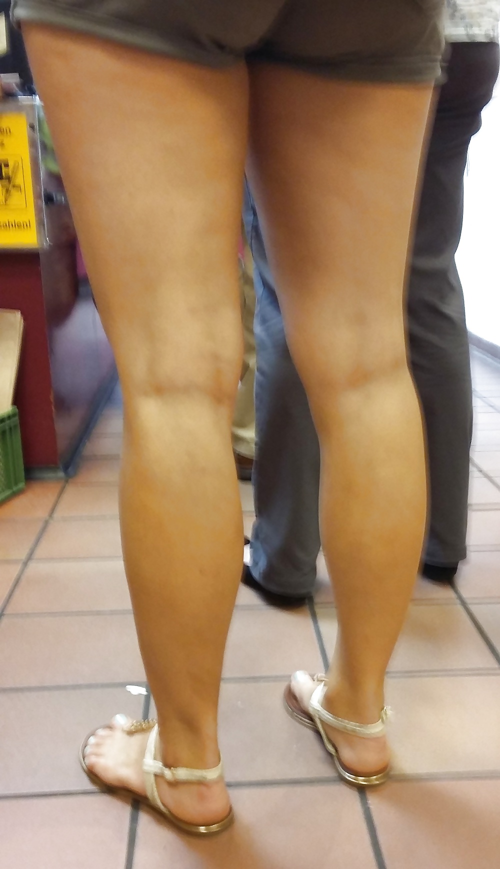 Hot Legs on the street -  geile beine auf der strasse #26982574