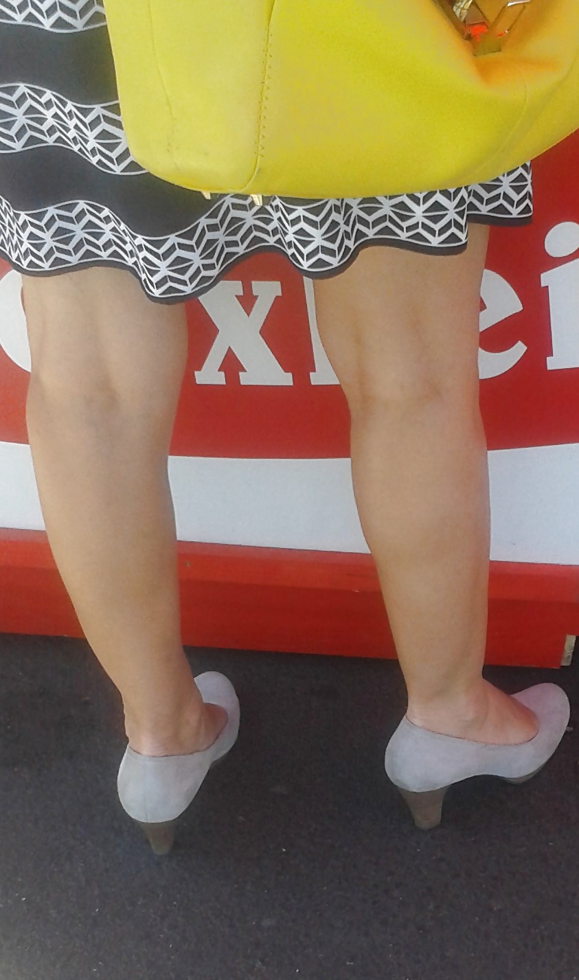 Hot Legs on the street -  geile beine auf der strasse #26984394