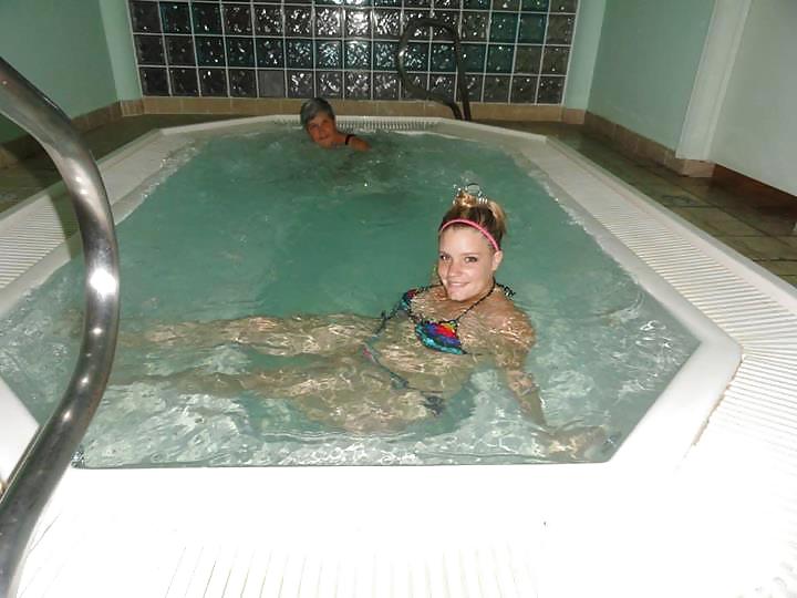 Laetitia C au spa (une ex) #24052460