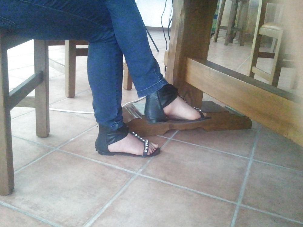 Cum in this fantastic feet 