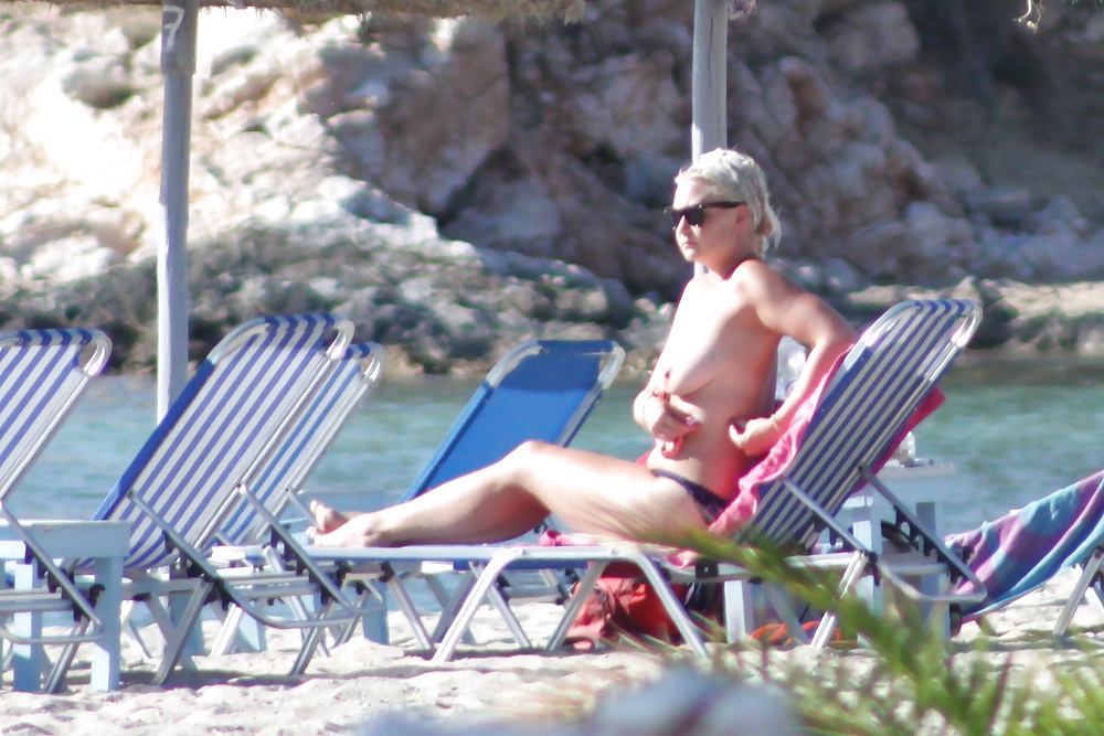 Oben-ohne-und Bikini Strand In Paros4 #26230488