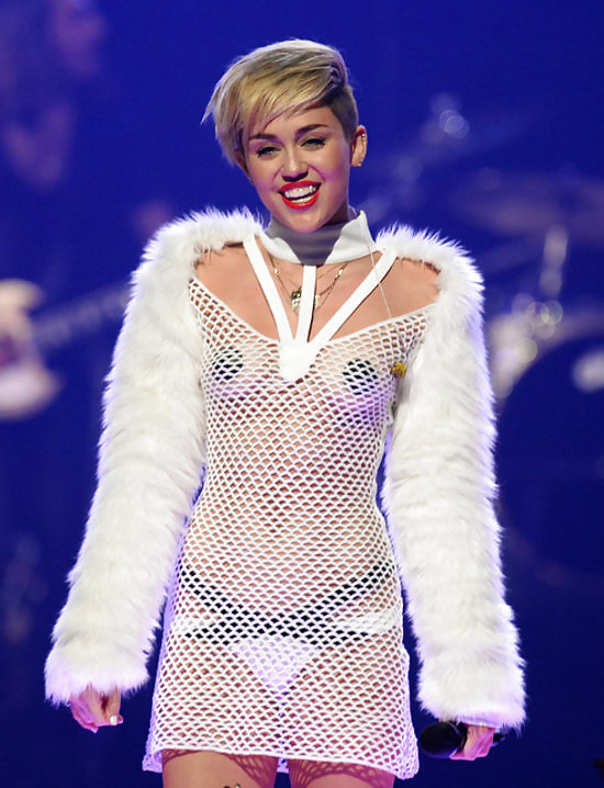 Miley cyrus iheartradio festival
 #36915668