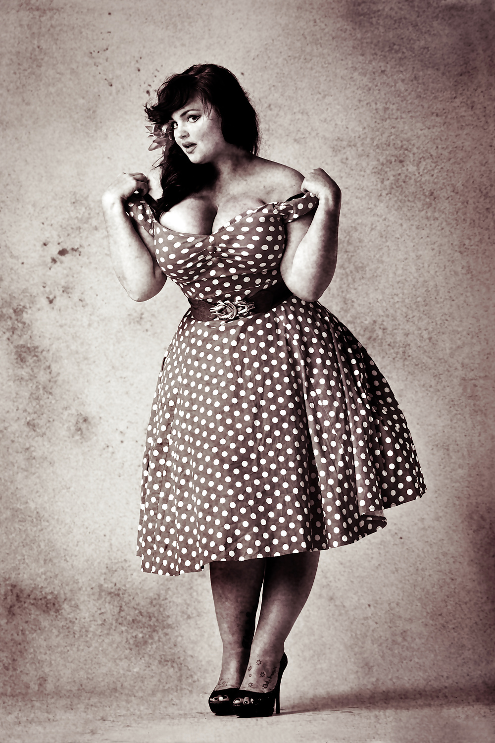 Plus Size Pin-Up Models #35235503