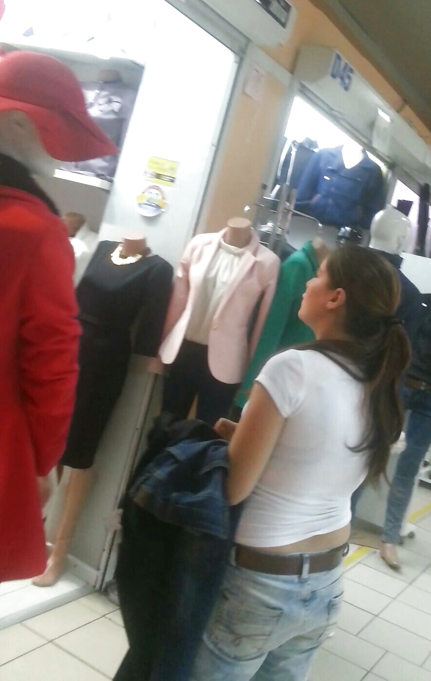 jeunes Sexy Espion Cul Dans La Boutique Romanian #38667056