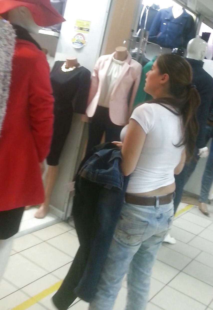 jeunes Sexy Espion Cul Dans La Boutique Romanian #38667080