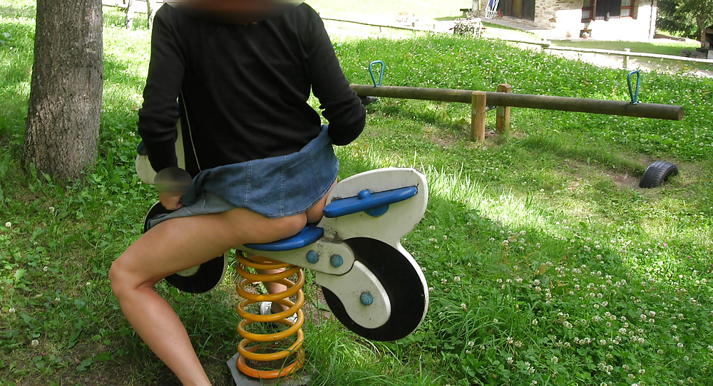 Meg Auf Dem Spielplatz #34333660