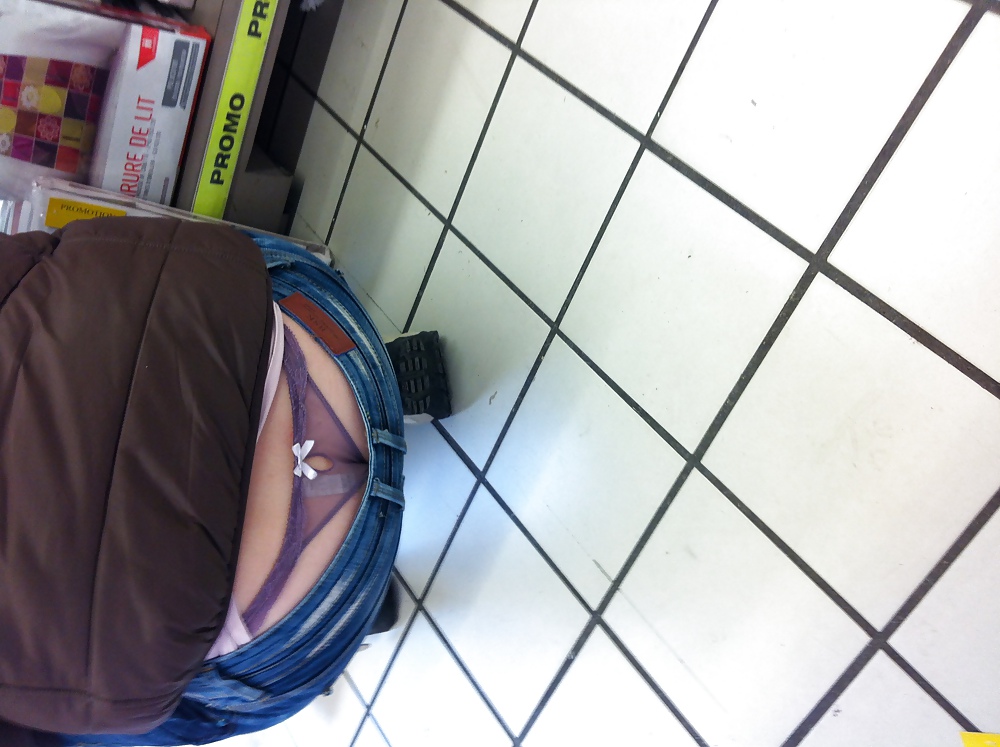 String in mall string au magasin #36329019