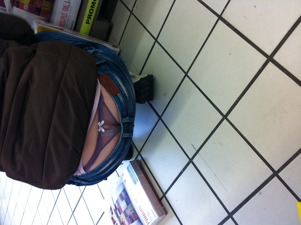 モールの中の紐 string au magasin
 #36329047