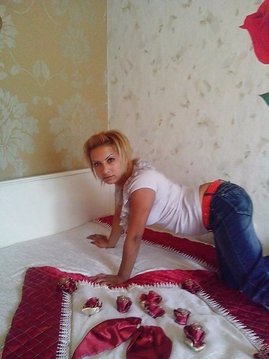 Bulgarian women: Ani #26112920