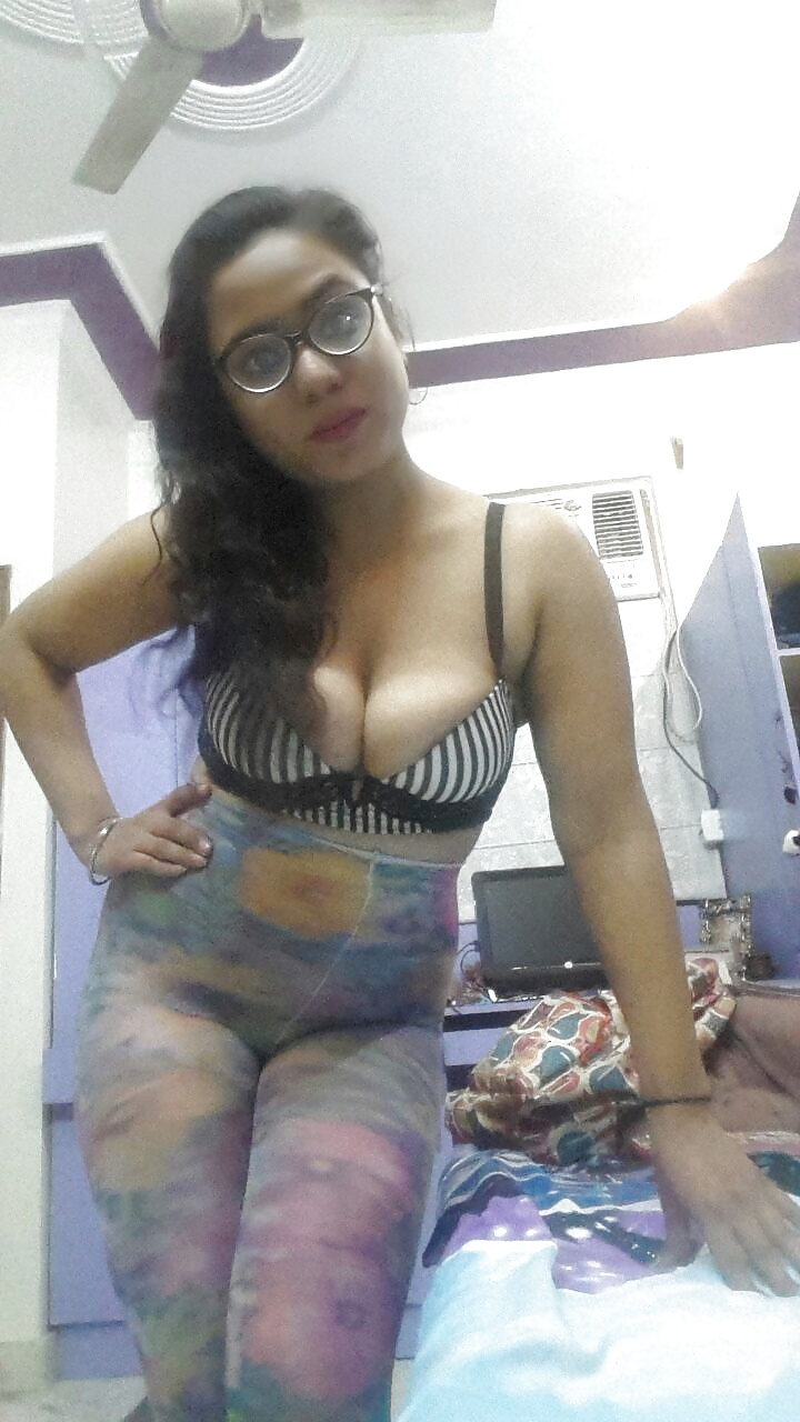 Indian BBW Slut PAWG wife posing nude in tights for comments #40854332