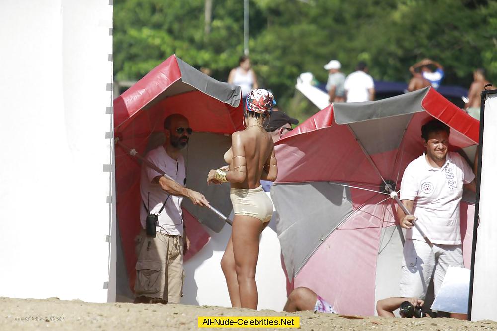 Rihanna cameltoe - praticamente completo nudo
 #23847904