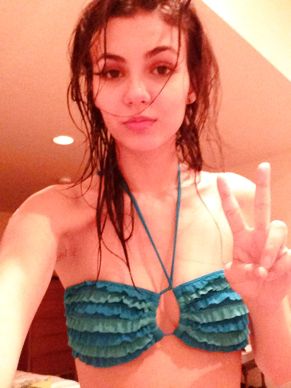 Victoria Justice Leaked Nude Pictures #29587814