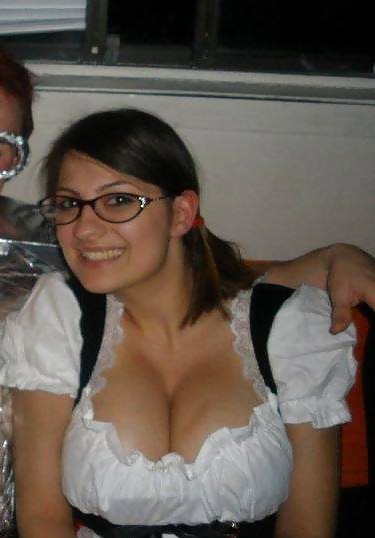 Amateur-Mädchen Im Dirndl #27488369