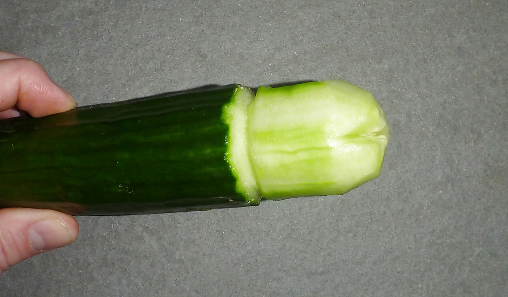 Salad anybody?  ...jemand Salat? :-) #27684159