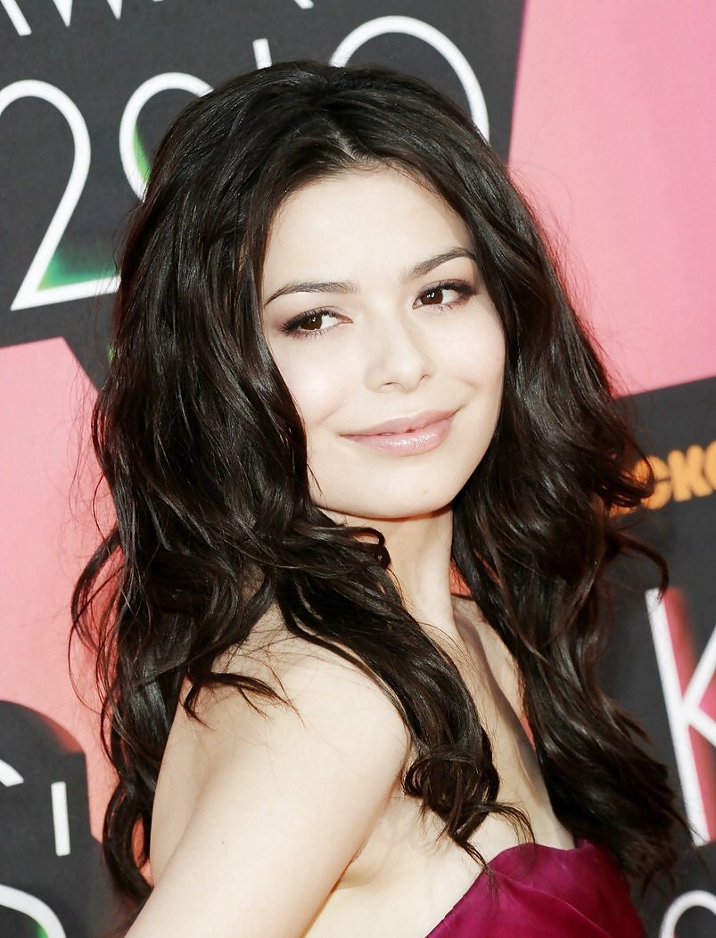 Miranda cosgrove vs. victoria justice
 #35810765