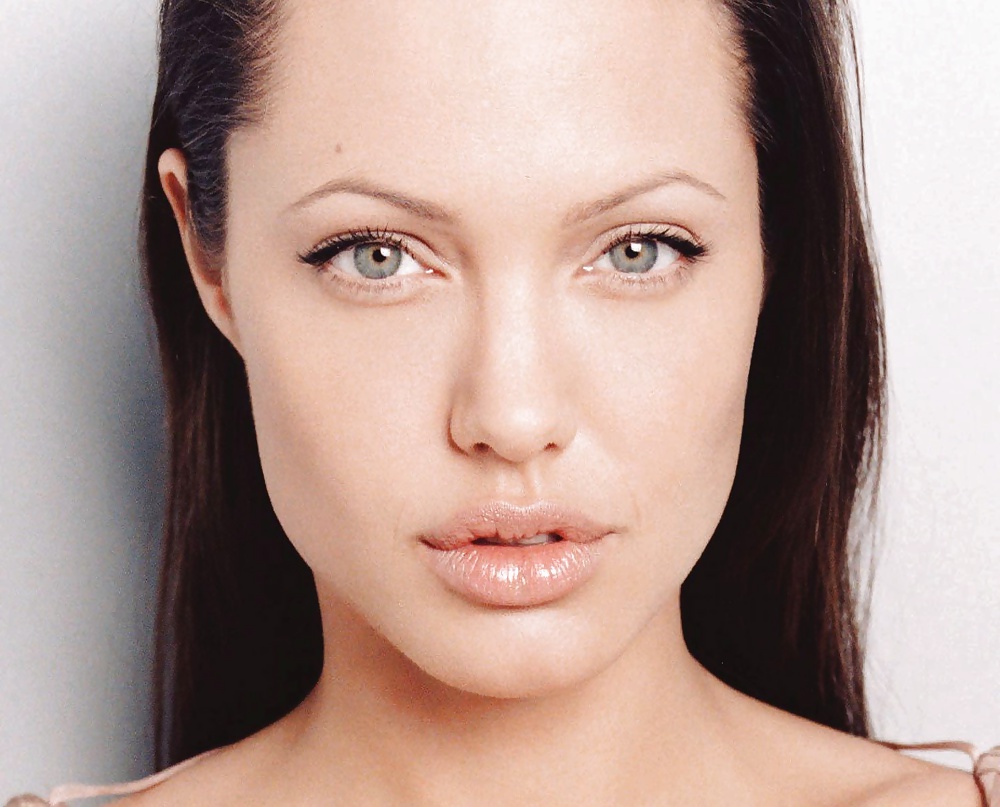 Angelina jolie (faccia cum)
 #27095901