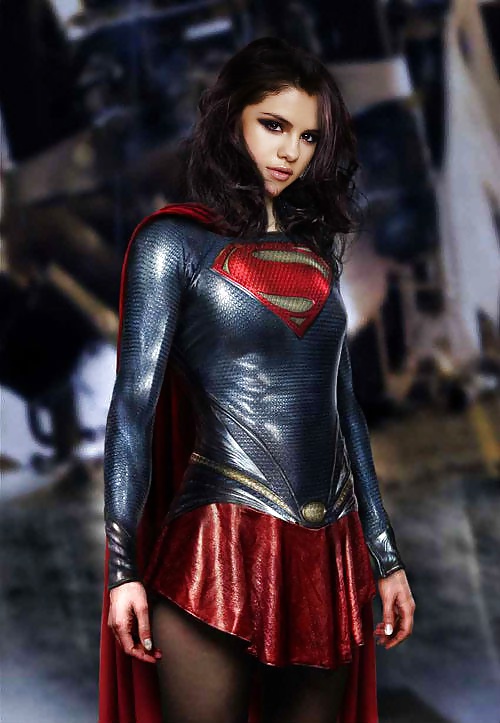 Selena Gomez Comme Supergirl #39077756