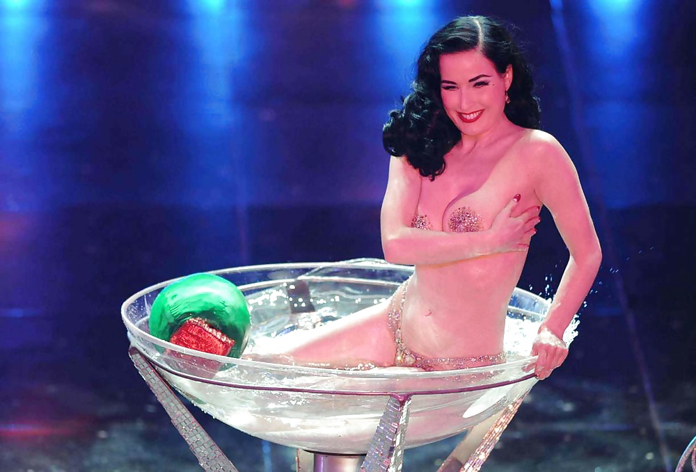 Dita von teese 4
 #26541723