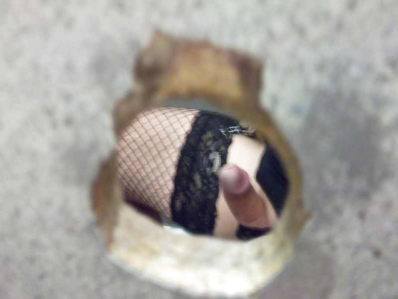 Sissy glory hole teatro per adulti slut # 1
 #37789177