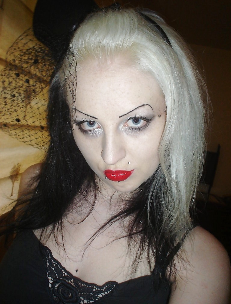 Irish Goth Mädchen Aus Kork #32267657
