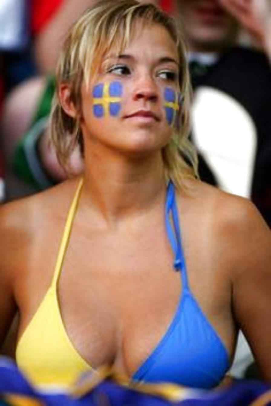 Schwedisch Weibliche Fußball-Fans #31154084